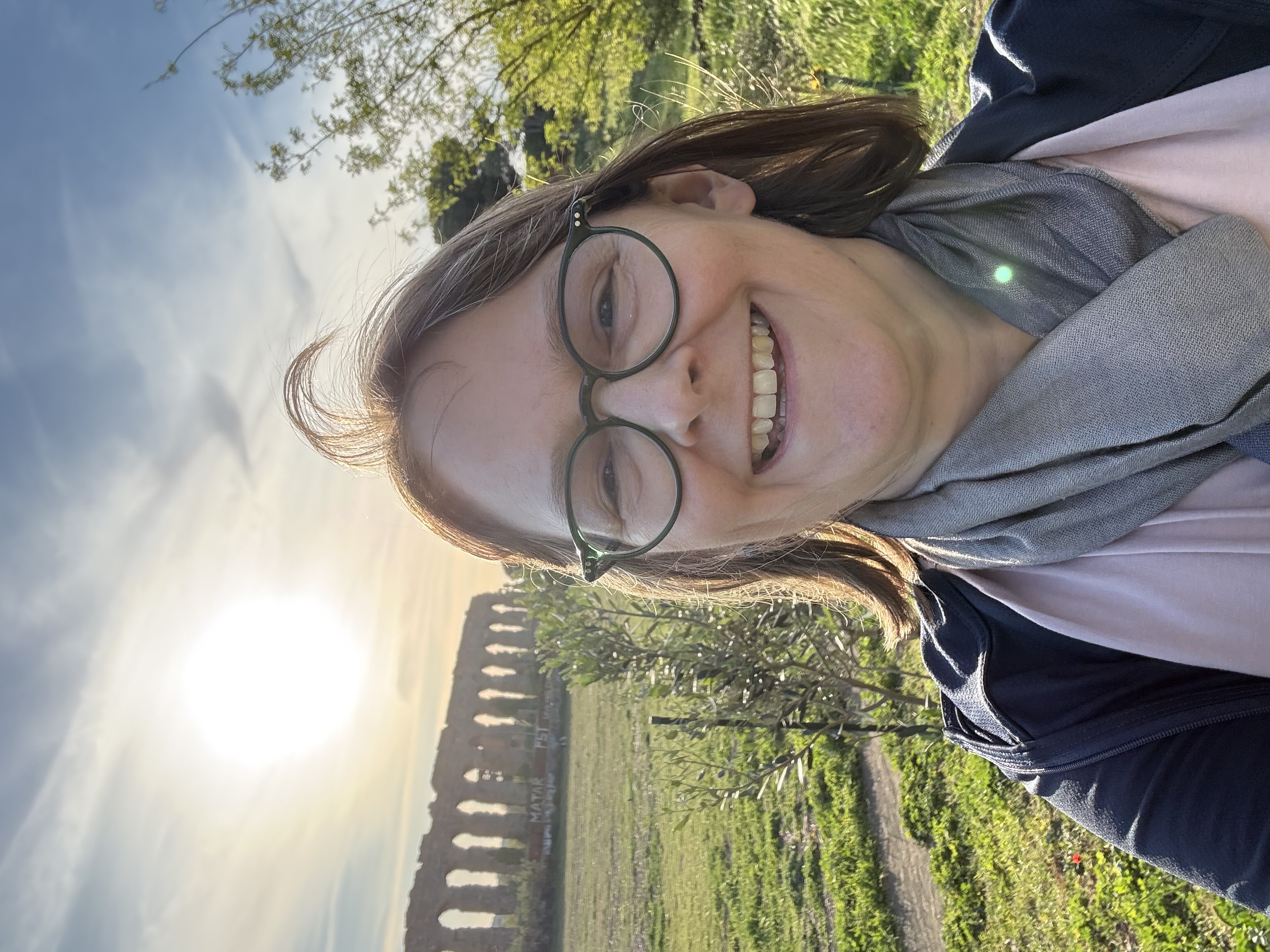 Maya Asper Dunkel Gymnasiallehrerin, RGZH